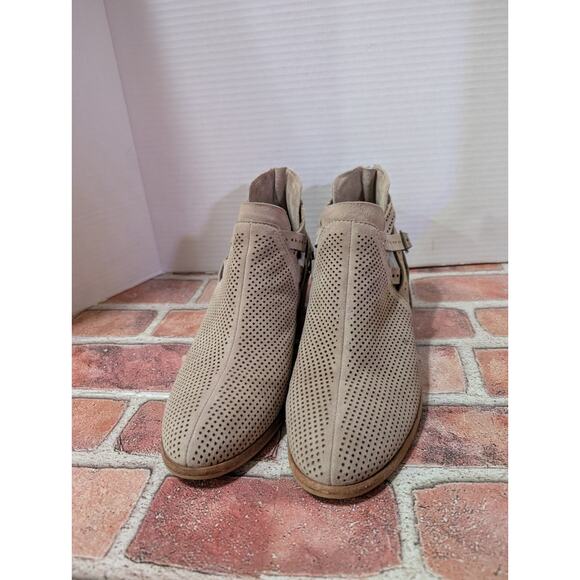 Vince Camuto Womens Leather Pranika Ankle Bootie Zip Buckle Closure Beige Sz 8 M - Picture 3 of 9